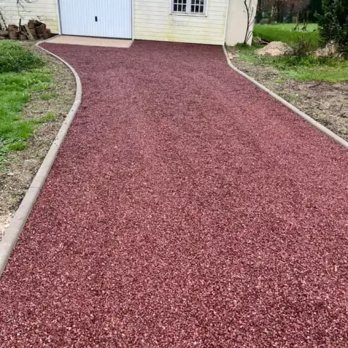 terrasse et gravillonnage bicouches rouges